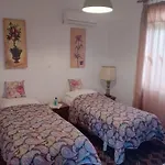 Holiday home Efterpi's Tower House! εύ τέρπω She Who Brings Joy *