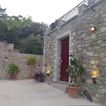 Holiday home Efterpi's Tower House! εύ τέρπω She Who Brings Joy