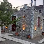 Holiday home Efterpi's Tower House! εύ τέρπω She Who Brings Joy *