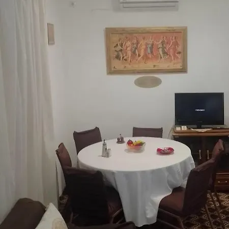 Efterpi's Tower House! εύ τέρπω She Who Brings Joy Prázdninový dům *