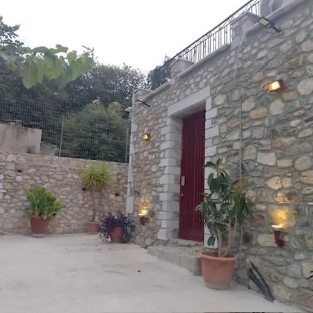 Vakantiehuis Efterpi'S Tower House! Εύ Τέρπω She Who Brings Joy