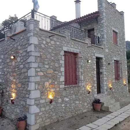 Efterpi's Tower House! εύ τέρπω She Who Brings Joy בית נופש *