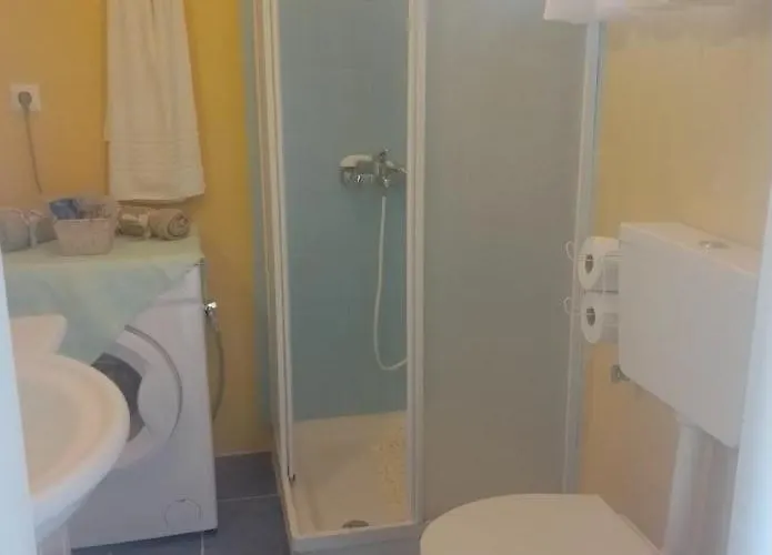 Efterpi's Tower House! εύ τέρπω She Who Brings Joy בית נופש