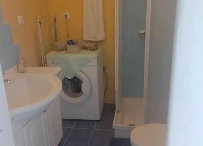 Efterpi's Tower House! εύ τέρπω She Who Brings Joy * Tóriza