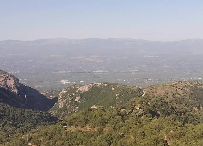 Efterpi's Tower House! εύ τέρπω She Who Brings Joy בית נופש *