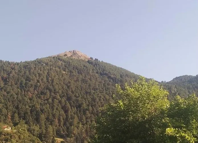 בית נופש Efterpi's Tower House! εύ τέρπω She Who Brings Joy